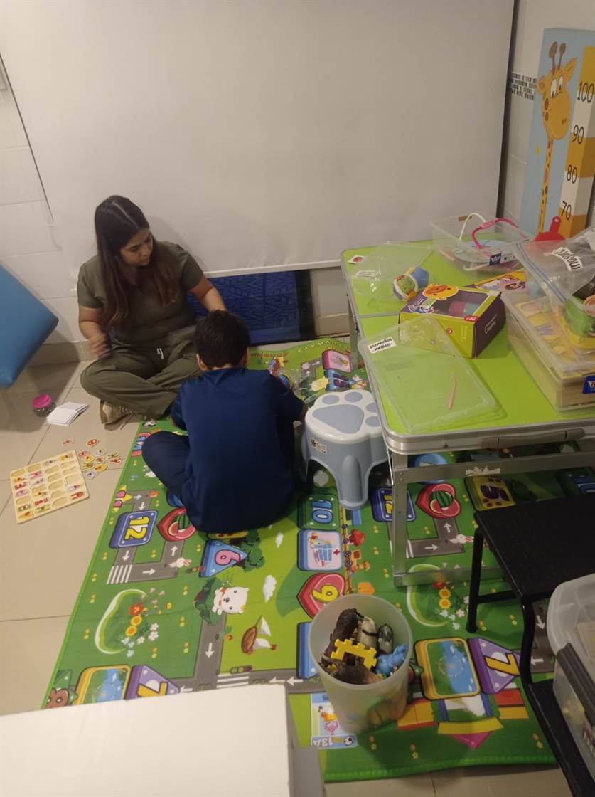 Donación de útiles escolares como ofrenda del acto de graduación — promoción 2019/2020/2021, a escuelas de zonas vulnerables del bañado